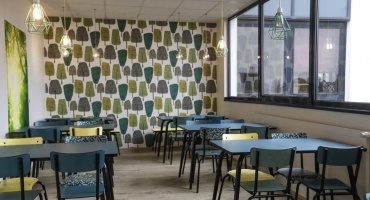 vue d'ensemble de la cantine à Cernay, Beauté Intérieure, décoratrice UFDI, 68